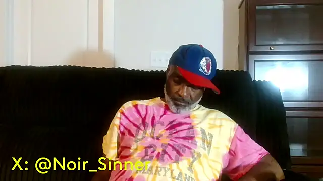 Snapshot of sinnernoir chatting on 07-21-26, 05:20 sinnernoir online show from 07-21-26, 05:20