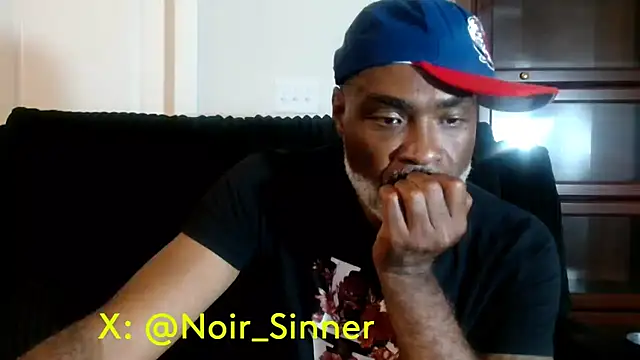 Snapshot of sinnernoir chatting on 07-24-26, 04:41 sinnernoir online show from 07-24-26, 04:41