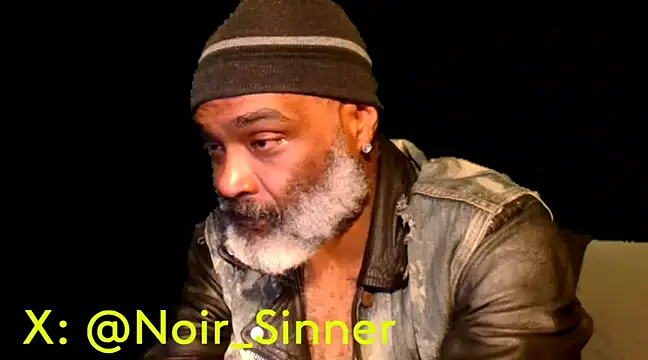 Snapshot of sinnernoir chatting on 02-06-25, 04:21 sinnernoir online show from 02-06-25, 04:21
