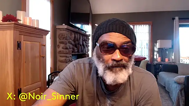 Snapshot of sinnernoir chatting on 09-19-25, 09:41 sinnernoir online show from 09-19-25, 09:41