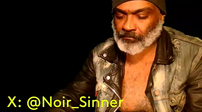 Snapshot of sinnernoir chatting on 02-05-25, 06:45 sinnernoir online show from 02-05-25, 06:45
