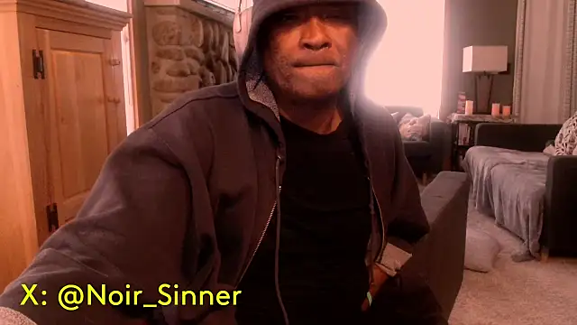 Snapshot of sinnernoir chatting on 10-16-25, 03:20 sinnernoir online show from 10-16-25, 03:20