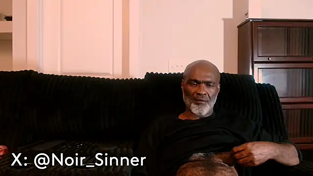 Snapshot of sinnernoir chatting on 06-21-26, 07:03 sinnernoir online show from 06-21-26, 07:03