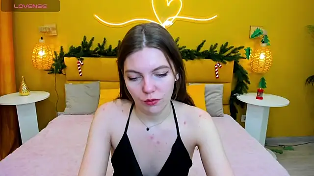 marie reyes  online show from 12-18-25, 02:16