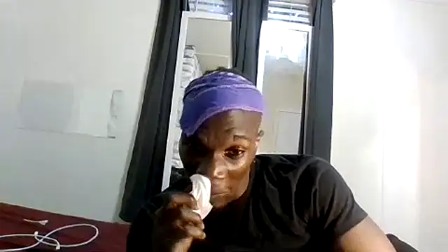 Snapshot of Shawtyblaque21 chatting on 07-15-26, 12:06 Shawtyblaque21 online show from 07-15-26, 12:06