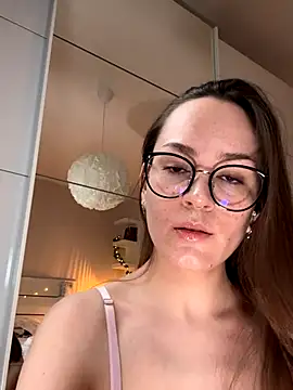 Lilly Soulmate online show from 11-28-25, 01:22