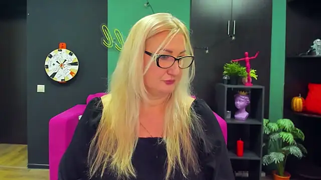 Snapshot of ChristyBrooks chatting on 02-22-25, 11:24 ChristyBrooks online show from 02-22-25, 11:24