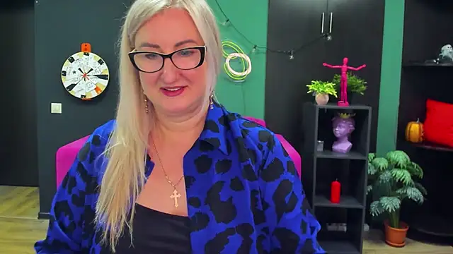 Snapshot of ChristyBrooks chatting on 02-24-25, 07:19 ChristyBrooks online show from 02-24-25, 07:19