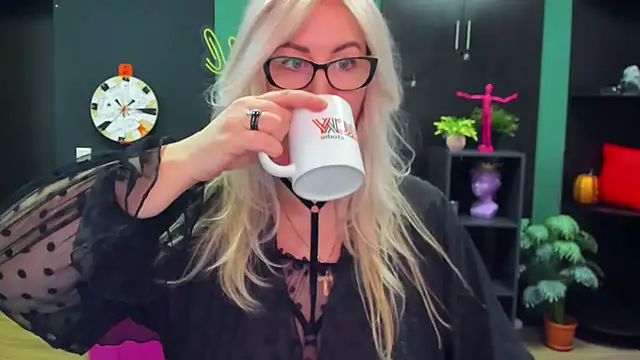 Snapshot of ChristyBrooks chatting on 02-27-25, 04:21 ChristyBrooks online show from 02-27-25, 04:21