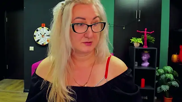 Snapshot of ChristyBrooks chatting on 03-02-25, 02:36 ChristyBrooks online show from 03-02-25, 02:36