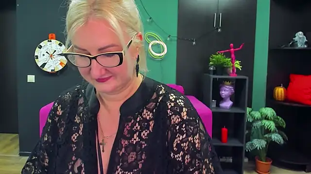 Snapshot of ChristyBrooks chatting on 02-21-25, 06:59 ChristyBrooks online show from 02-21-25, 06:59
