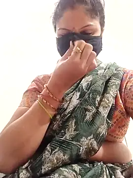 Snapshot of Cute-Aadhvita chatting on 06-11-26, 02:11 Cute-Aadhvita online show from 06-11-26, 02:11