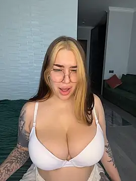 Snapshot of VikiDemi chatting on 12-20-25, 07:44 VikiDemi online show from 12-20-25, 07:44