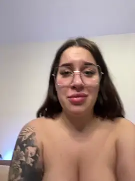 Snapshot of VikiDemi chatting on 03-02-25, 08:46 VikiDemi online show from 03-02-25, 08:46