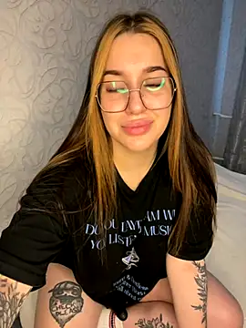 Snapshot of VikiDemi chatting on 09-26-25, 06:53 VikiDemi online show from 09-26-25, 06:53