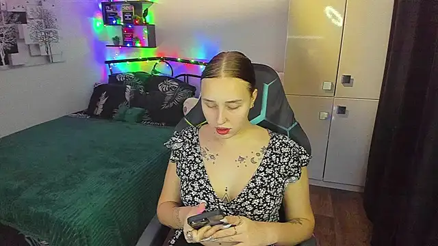 LinaTruly online show from 02-04-26, 09:54