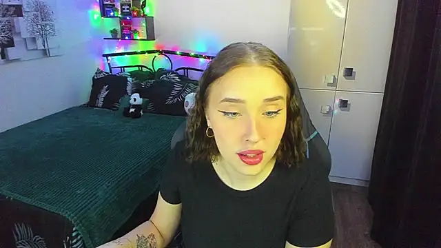 LinaTruly online show from 02-20-26, 10:22