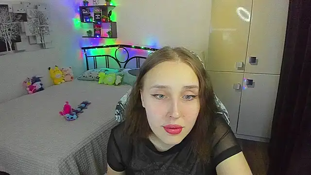 Snapshot of LinaTruly chatting on 04-20-26, 09:27 LinaTruly online show from 04-20-26, 09:27
