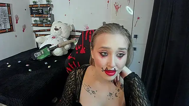 LinaTruly online show from 10-27-25, 10:22