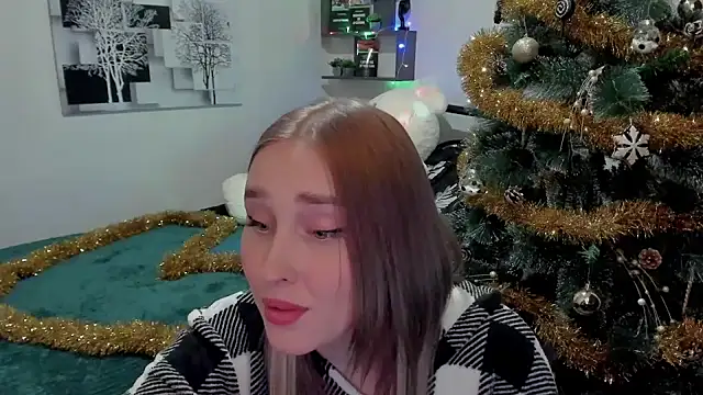 Snapshot of LinaTruly chatting on 12-20-24, 08:01 LinaTruly online show from 12-20-24, 08:01