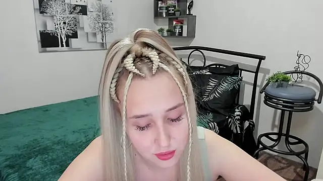 Snapshot of LinaTruly chatting on 02-26-25, 08:58 LinaTruly online show from 02-26-25, 08:58