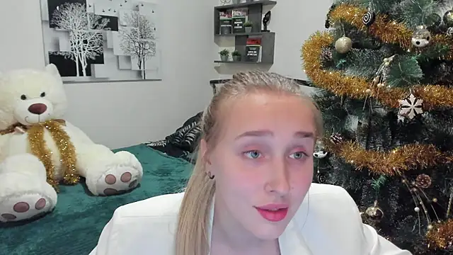Snapshot of LinaTruly chatting on 01-12-25, 08:25 LinaTruly online show from 01-12-25, 08:25