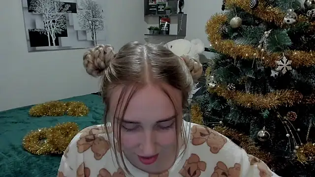 Snapshot of LinaTruly chatting on 12-18-24, 10:24 LinaTruly online show from 12-18-24, 10:24