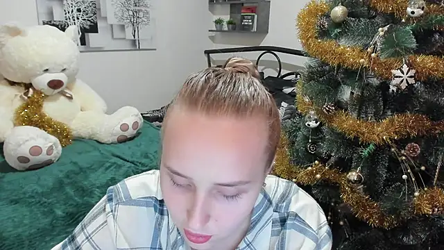 Snapshot of LinaTruly chatting on 01-14-25, 11:16 LinaTruly online show from 01-14-25, 11:16