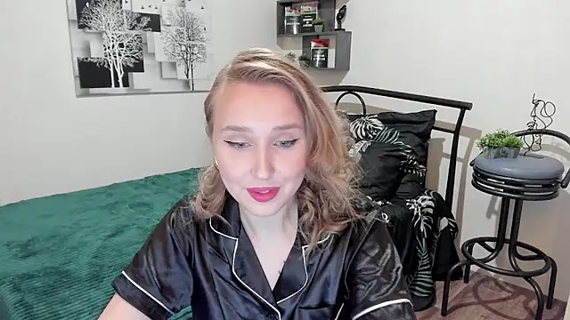 Snapshot of LinaTruly chatting on 02-01-25, 11:58 LinaTruly online show from 02-01-25, 11:58