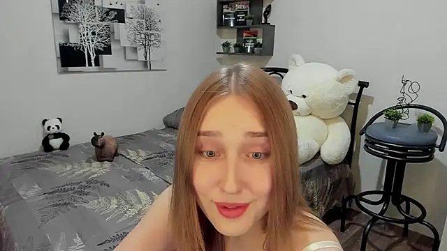 Snapshot of LinaTruly chatting on 03-14-25, 08:49 LinaTruly online show from 03-14-25, 08:49