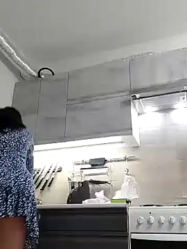 SweetBerryBella online show from 02-05-25, 12:17