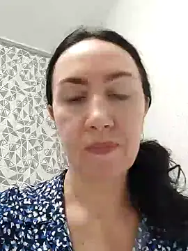 SweetBerryBella online show from 02-17-25, 01:00