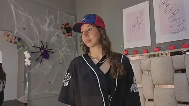 jolie lov online show from 10-16-25, 01:08