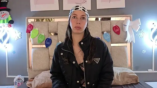 jolie lov online show from 12-19-25, 01:46