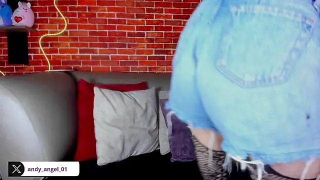 Snapshot of andy_angell1 chatting on 10-08-25, 12:07 andy angell1 online show from 10-08-25, 12:07