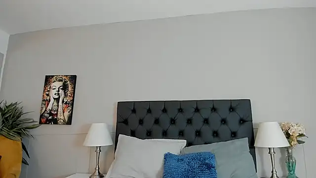 Snapshot of Robin_Rief chatting on 10-02-25, 03:32 Robin Rief online show from 10-02-25, 03:32