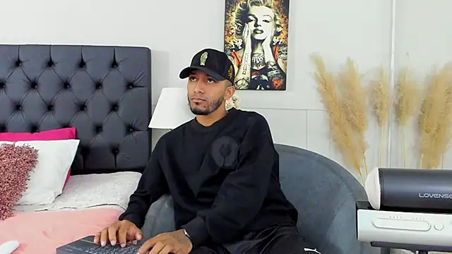 Snapshot of Robin_Rief chatting on 03-11-25, 09:45 Robin Rief online show from 03-11-25, 09:45