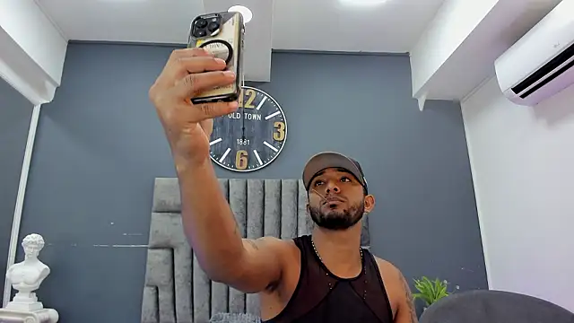 Robin Rief online show from 03-27-26, 07:37