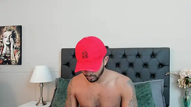 Snapshot of Robin_Rief chatting on 09-21-25, 03:22 Robin Rief online show from 09-21-25, 03:22