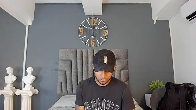 Robin Rief online show from 04-14-26, 07:41