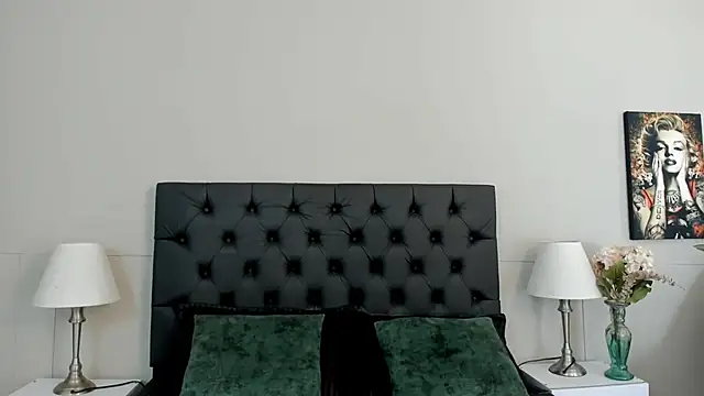 Snapshot of Robin_Rief chatting on 09-15-25, 03:29 Robin Rief online show from 09-15-25, 03:29