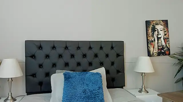 Snapshot of Robin_Rief chatting on 10-01-25, 03:33 Robin Rief online show from 10-01-25, 03:33