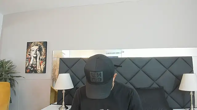 Robin Rief online show from 11-11-25, 03:56