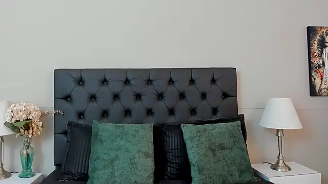 Snapshot of Robin_Rief chatting on 09-27-25, 03:45 Robin Rief online show from 09-27-25, 03:45