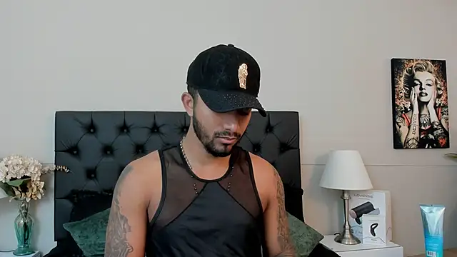 Snapshot of Robin_Rief chatting on 09-22-25, 03:23 Robin Rief online show from 09-22-25, 03:23