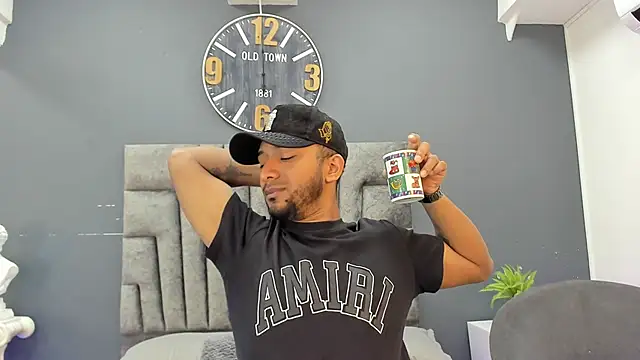 Robin Rief online show from 04-10-26, 07:54