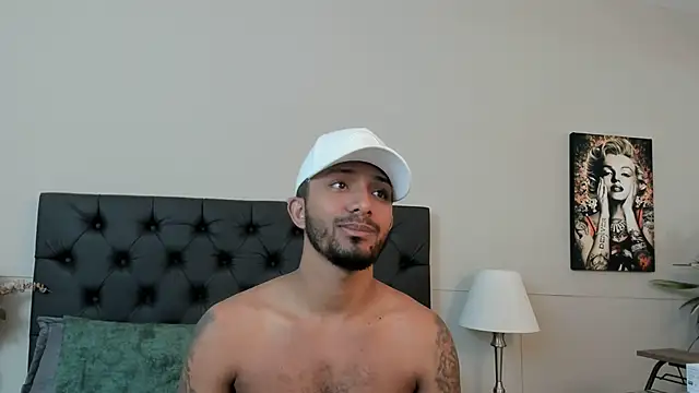 Snapshot of Robin_Rief chatting on 09-20-25, 03:33 Robin Rief online show from 09-20-25, 03:33