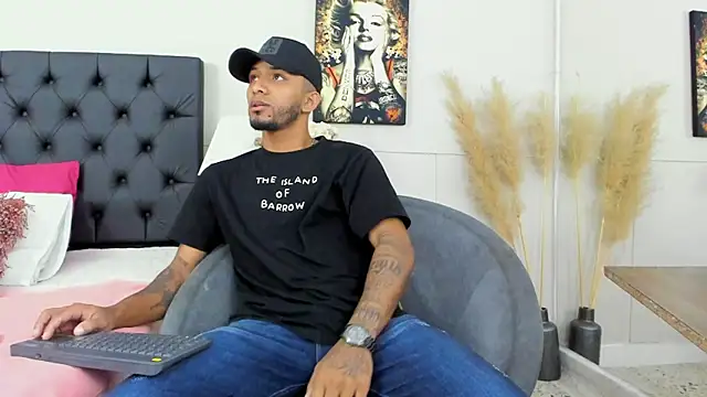 Snapshot of Robin_Rief chatting on 03-09-25, 03:22 Robin Rief online show from 03-09-25, 03:22