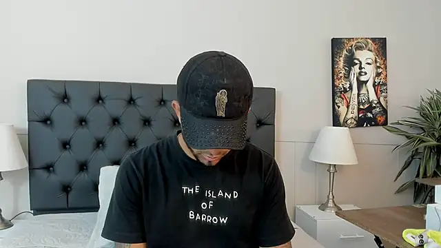 Snapshot of Robin_Rief chatting on 09-30-25, 03:34 Robin Rief online show from 09-30-25, 03:34