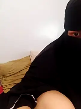 Kamilya 767 online show from 10-16-25, 01:52